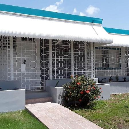 Villa Casa Del Sol -Unit B à Bayamon Extérieur photo